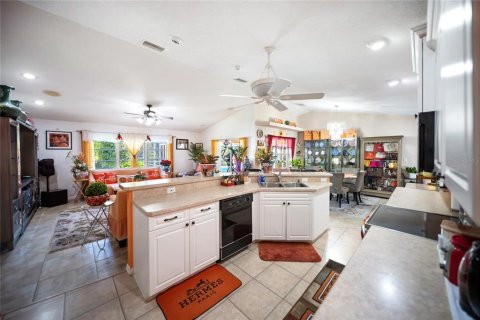 Casa en venta en Port Charlotte, Florida, 3 dormitorios, 193.33 m2 № 1795966 - foto 17