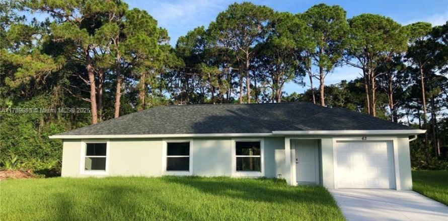 House in Port Charlotte, Florida 3 bedrooms, 119.84 sq.m. № 1696147