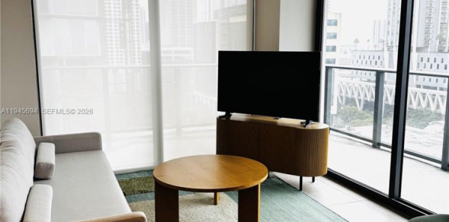 Кондоминиум с 2 спальнями в Майами, Флорида № 2002047