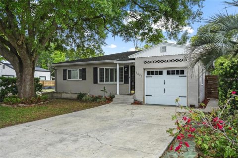 House in Winter Park, Florida 3 bedrooms, 120.96 sq.m. № 2267449