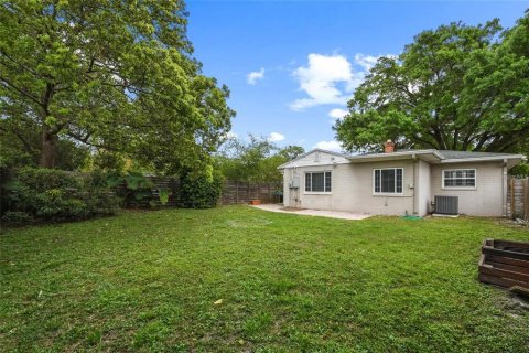 House in Winter Park, Florida 3 bedrooms, 120.96 sq.m. № 2267449 - photo 7