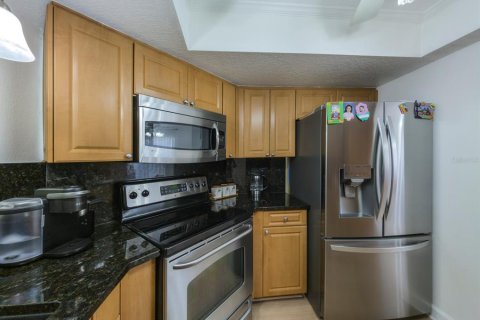 Townhouse in Clearwater, Florida 3 bedrooms, 149.57 sq.m. № 2139043 - photo 6
