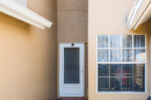 Townhouse in Clearwater, Florida 3 bedrooms, 149.57 sq.m. № 2139043 - photo 2