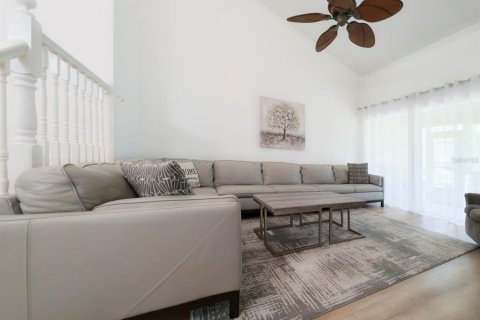 Townhouse in Clearwater, Florida 3 bedrooms, 149.57 sq.m. № 2139043 - photo 13