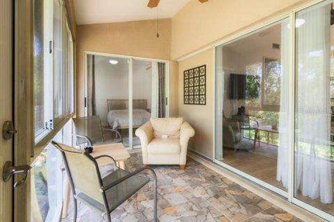 Townhouse in Clearwater, Florida 3 bedrooms, 149.57 sq.m. № 2139043 - photo 19