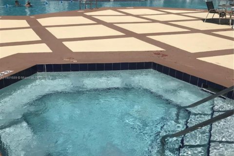 Copropriété à louer à Sunny Isles Beach, Floride: 1 chambre, 71.26 m2 № 1963215 - photo 4