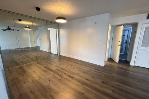 Copropriété à louer à Sunny Isles Beach, Floride: 1 chambre, 71.26 m2 № 1963215 - photo 11