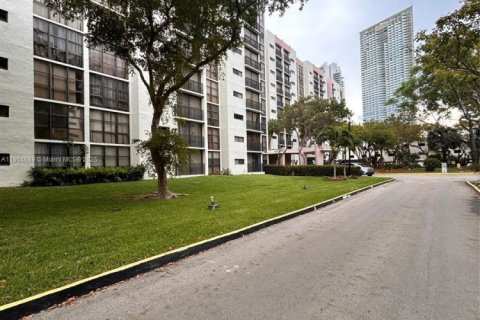 Copropriété à louer à Sunny Isles Beach, Floride: 1 chambre, 71.26 m2 № 1963215 - photo 3