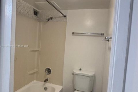 Copropriété à louer à Sunny Isles Beach, Floride: 1 chambre, 71.26 m2 № 1963215 - photo 19