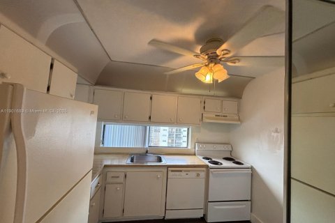 Copropriété à louer à Sunny Isles Beach, Floride: 1 chambre, 71.26 m2 № 1963215 - photo 22