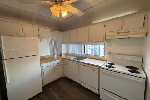 Copropriété à louer à Sunny Isles Beach, Floride: 1 chambre, 71.26 m2 № 1963215 - photo 20