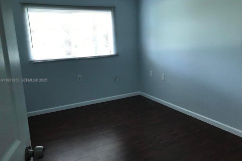 Снять в аренду кондоминиум в Уэст-Палм-Бич, Флорида 2 спальни, 65.77м2, № 1989771 - фото 4