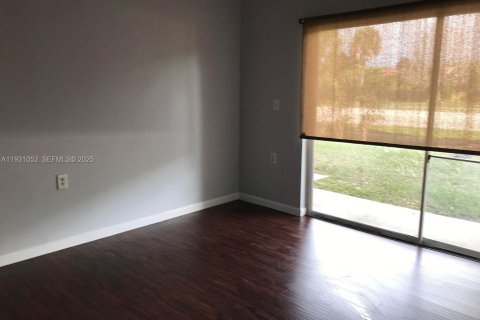 Снять в аренду кондоминиум в Уэст-Палм-Бич, Флорида 2 спальни, 65.77м2, № 1989771 - фото 11