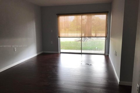 Снять в аренду кондоминиум в Уэст-Палм-Бич, Флорида 2 спальни, 65.77м2, № 1989771 - фото 12