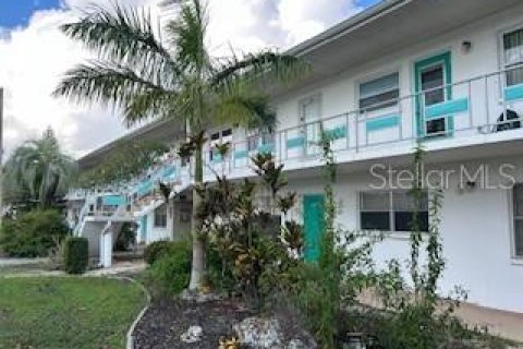 Condo in Saint Petersburg, Florida, 1 bedroom  № 1402356 - photo 2
