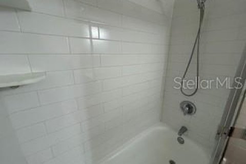 Condo in Saint Petersburg, Florida, 1 bedroom  № 1402356 - photo 19
