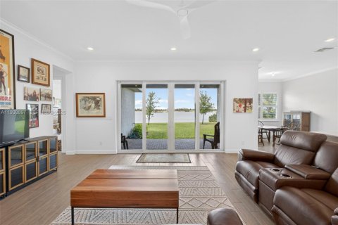 House in Loxahatchee Groves, Florida 6 bedrooms, 340.21 sq.m. № 2068775 - photo 22