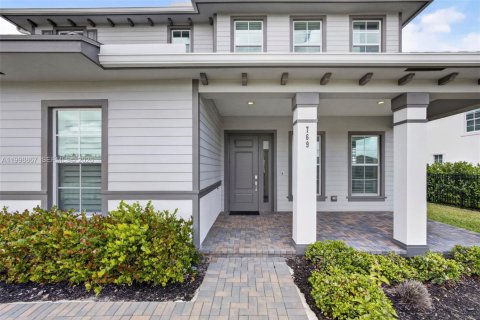 House in Loxahatchee Groves, Florida 6 bedrooms, 340.21 sq.m. № 2068775 - photo 10