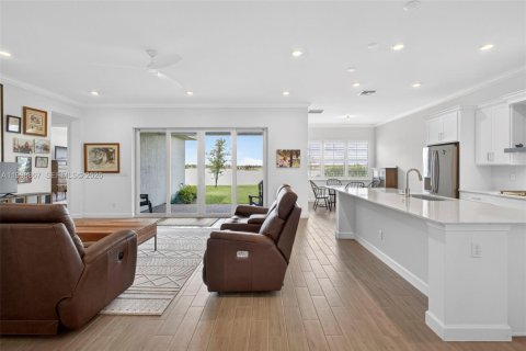 House in Loxahatchee Groves, Florida 6 bedrooms, 340.21 sq.m. № 2068775 - photo 23