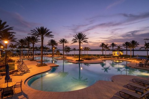 House in Loxahatchee Groves, Florida 6 bedrooms, 340.21 sq.m. № 2068775 - photo 7