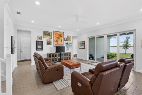 House in Loxahatchee Groves, Florida 6 bedrooms, 340.21 sq.m. № 2068775 - photo 21