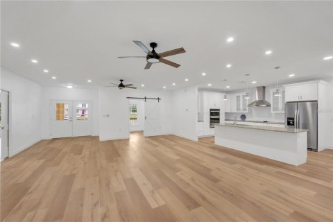 Casa en venta en Dade City, Florida, 4 dormitorios, 261.52 m2 № 2116330 - foto 18