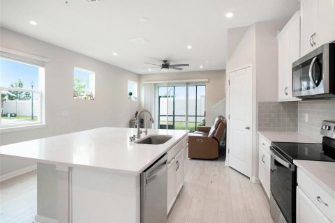 Townhouse in Lutz, Florida 3 bedrooms, 154.87 sq.m. № 1630667 - photo 9