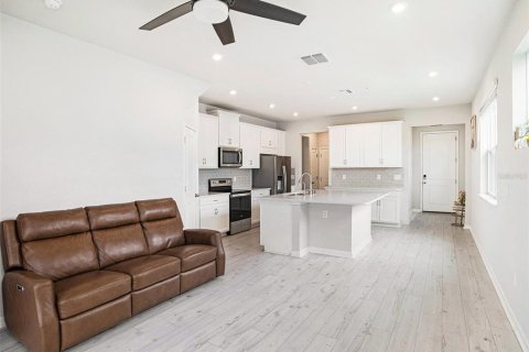 Townhouse in Lutz, Florida 3 bedrooms, 154.87 sq.m. № 1630667 - photo 5