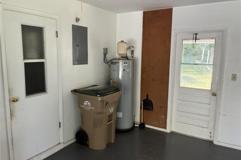 House in Fruitland Park, Florida 3 bedrooms, 137.68 sq.m. № 2231870 - photo 18