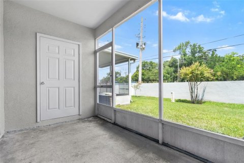Townhouse in Riverview, Florida 2 bedrooms, 126.35 sq.m. № 1901116 - photo 14