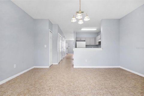 Townhouse in Riverview, Florida 2 bedrooms, 126.35 sq.m. № 1901116 - photo 13