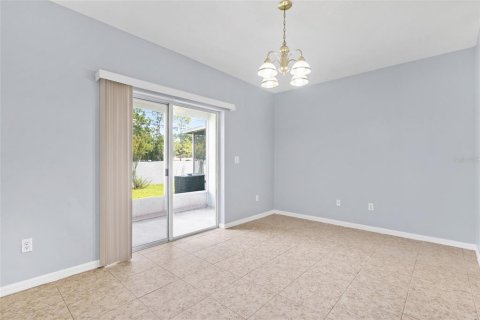 Townhouse in Riverview, Florida 2 bedrooms, 126.35 sq.m. № 1901116 - photo 12