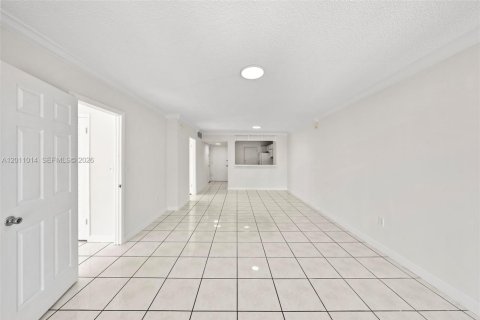 Condo in Miami Beach, Florida, 2 bedrooms № 2076310 - photo 7