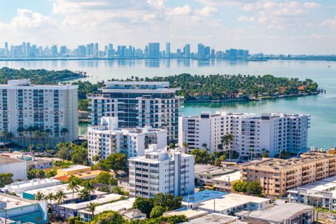 Condo in Miami Beach, Florida, 2 bedrooms № 2076310 - photo 22