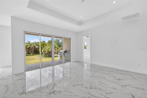 Villa ou maison à vendre à Port Charlotte, Floride: 4 chambres, 171.13 m2 № 2206494 - photo 13