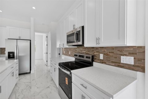 Villa ou maison à vendre à Port Charlotte, Floride: 4 chambres, 171.13 m2 № 2206494 - photo 19