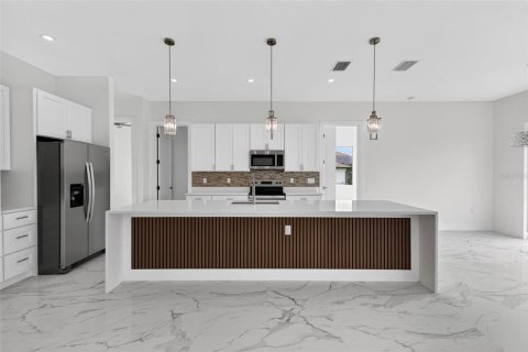 Villa ou maison à vendre à Port Charlotte, Floride: 4 chambres, 171.13 m2 № 2206494 - photo 15