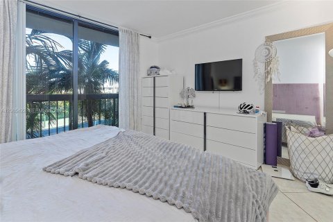 Condominio en alquiler en Miami, Florida, 2 dormitorios, 102.19 m2 № 2339935 - foto 16