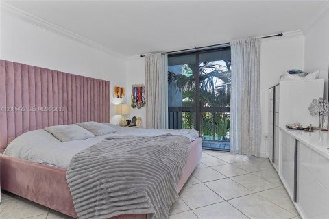 Condominio en alquiler en Miami, Florida, 2 dormitorios, 102.19 m2 № 2339935 - foto 14