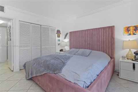 Condominio en alquiler en Miami, Florida, 2 dormitorios, 102.19 m2 № 2339935 - foto 15