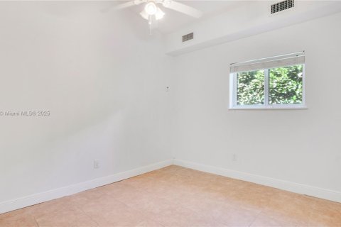 Casa en alquiler en Coral Gables, Florida, 3 dormitorios, 137.87 m2 № 1967853 - foto 14