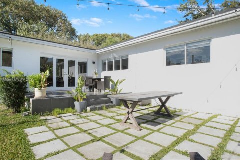 Casa en alquiler en Coral Gables, Florida, 3 dormitorios, 137.87 m2 № 1967853 - foto 18