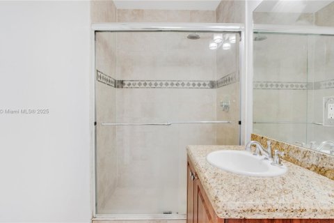 Casa en alquiler en Coral Gables, Florida, 3 dormitorios, 137.87 m2 № 1967853 - foto 10