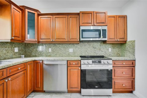 Casa en alquiler en Coral Gables, Florida, 3 dormitorios, 137.87 m2 № 1967853 - foto 7