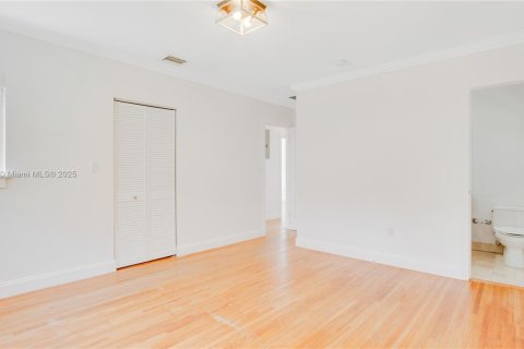 Casa en alquiler en Coral Gables, Florida, 3 dormitorios, 137.87 m2 № 1967853 - foto 11