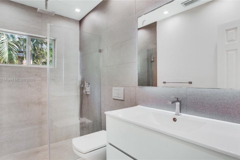 Casa en alquiler en Coral Gables, Florida, 3 dormitorios, 137.87 m2 № 1967853 - foto 8