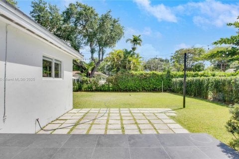 Casa en alquiler en Coral Gables, Florida, 3 dormitorios, 137.87 m2 № 1967853 - foto 17