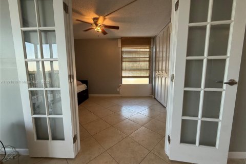 Condominio en venta en Aventura, Florida, 2 dormitorios, 92.34 m2 № 1726470 - foto 17