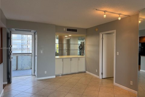 Condominio en venta en Aventura, Florida, 2 dormitorios, 92.34 m2 № 1726470 - foto 10