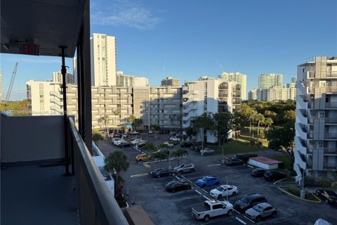 Condominio en venta en Aventura, Florida, 2 dormitorios, 92.34 m2 № 1726470 - foto 23